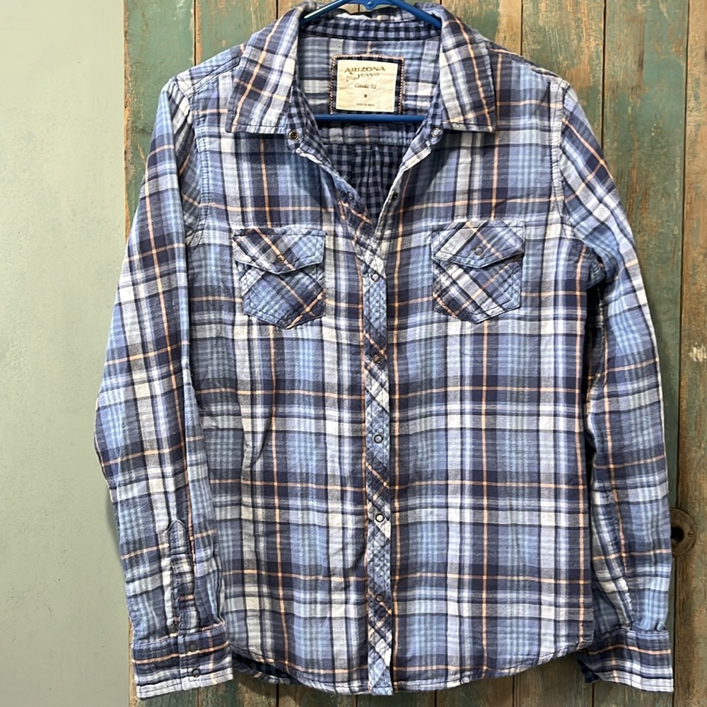 Arizona Jeans Co women’s medium long roll tab sleeve quilted plaid shirt